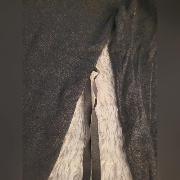 Lululemon Athletica Dance Studio V-Neck Umpire Waist Drawstring  Sweater; Size 4 - Picture 3 of 5